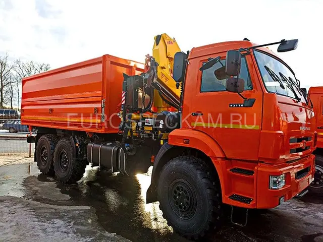 КАМАЗ 43118 самосвал с КМУ HYVA HB 150 E2